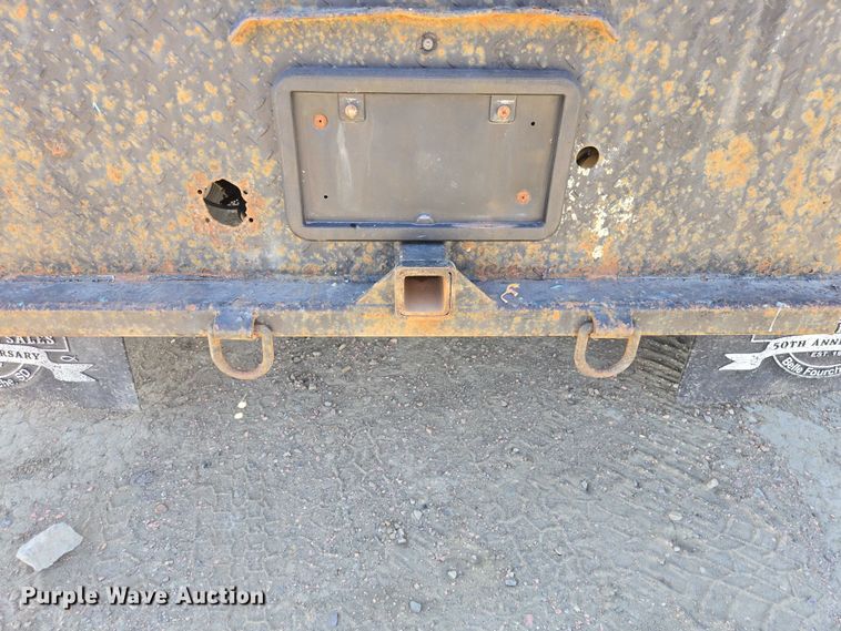 image for item EV5920 2022 Ford F350 Crew Cab flatbed pickup truck