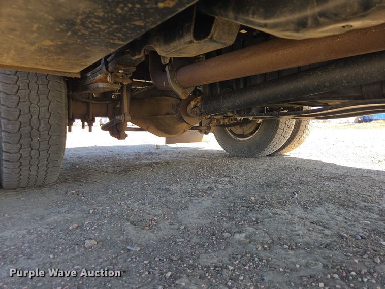 image for item EV5920 2022 Ford F350 Crew Cab flatbed pickup truck