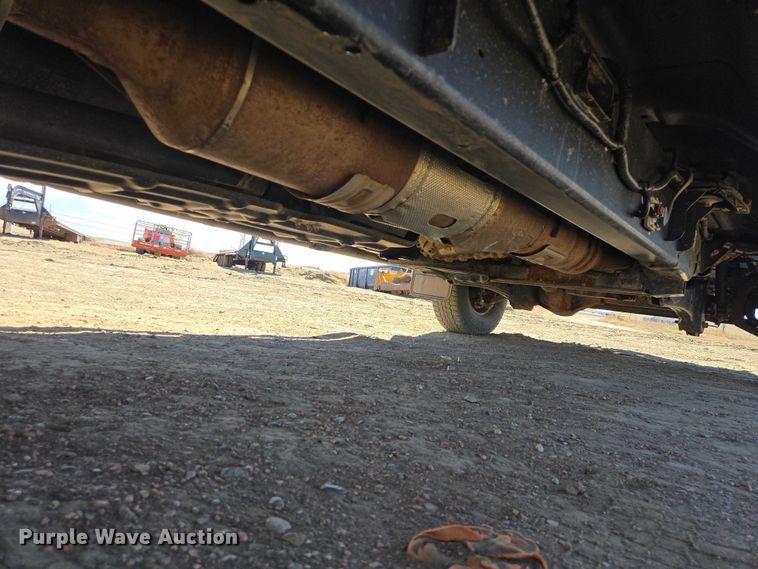 image for item EV5920 2022 Ford F350 Crew Cab flatbed pickup truck