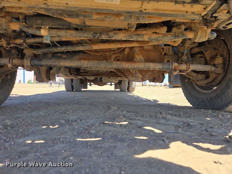 image for item EV5920 2022 Ford F350 Crew Cab flatbed pickup truck