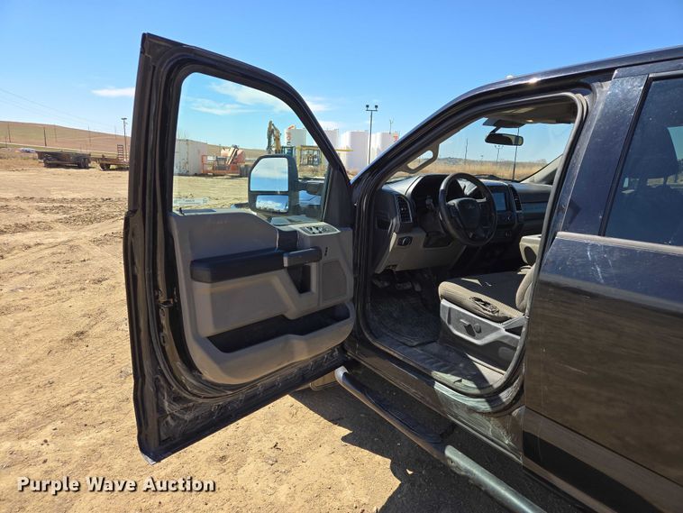 image for item EV5920 2022 Ford F350 Crew Cab flatbed pickup truck