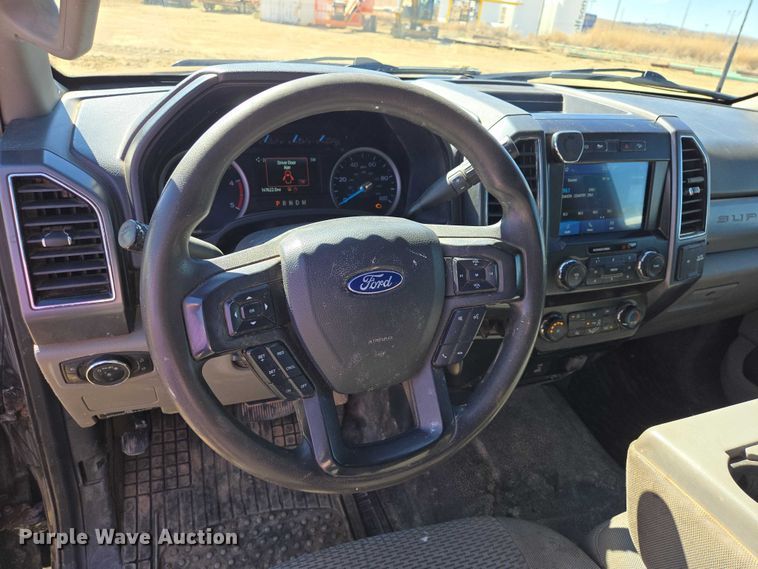 image for item EV5920 2022 Ford F350 Crew Cab flatbed pickup truck