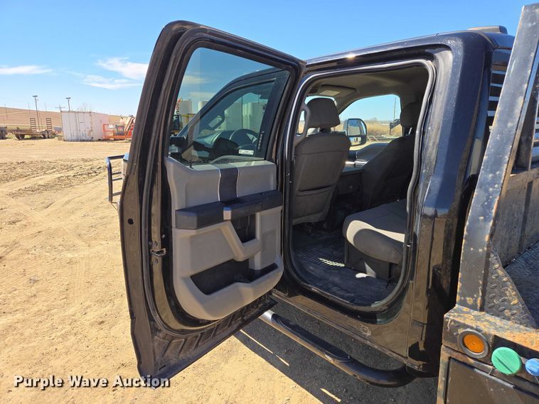 image for item EV5920 2022 Ford F350 Crew Cab flatbed pickup truck