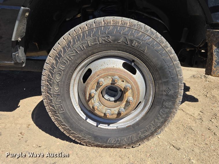 image for item EV5920 2022 Ford F350 Crew Cab flatbed pickup truck