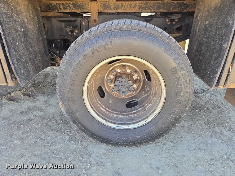 image for item EV5920 2022 Ford F350 Crew Cab flatbed pickup truck
