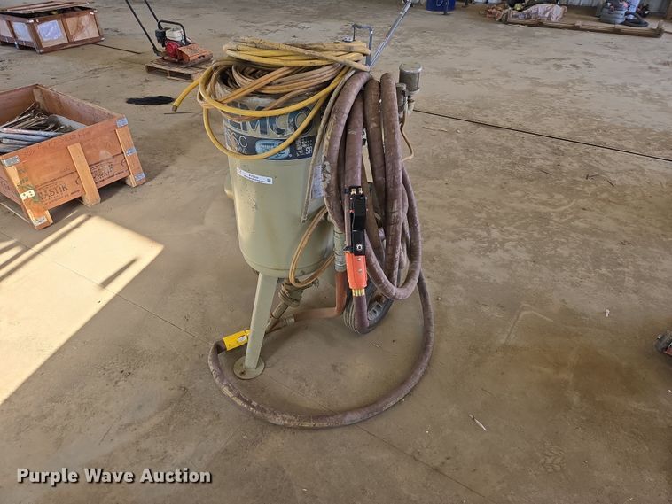image for item EV5934 2023 Clemco 1648 sand blaster