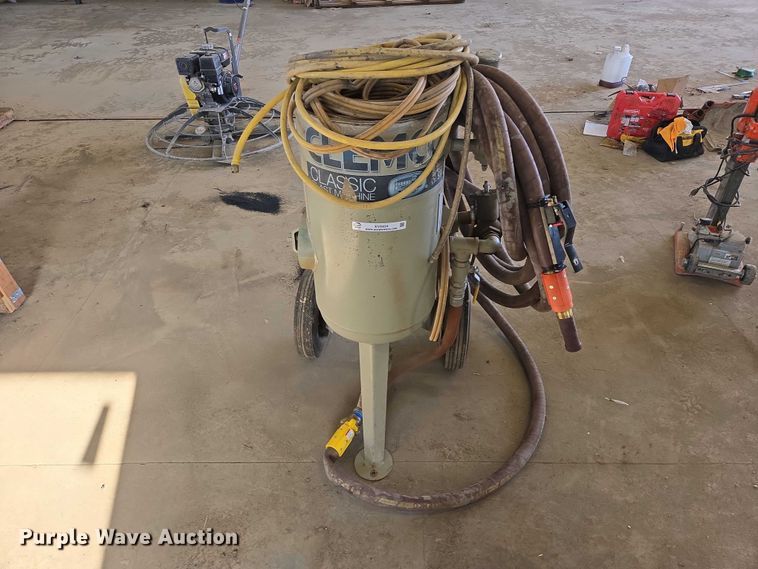 image for item EV5934 2023 Clemco 1648 sand blaster