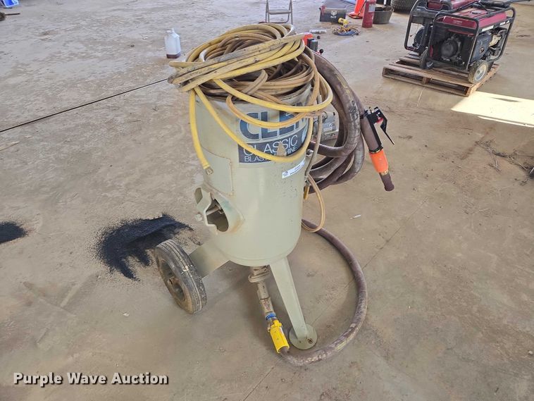 image for item EV5934 2023 Clemco 1648 sand blaster