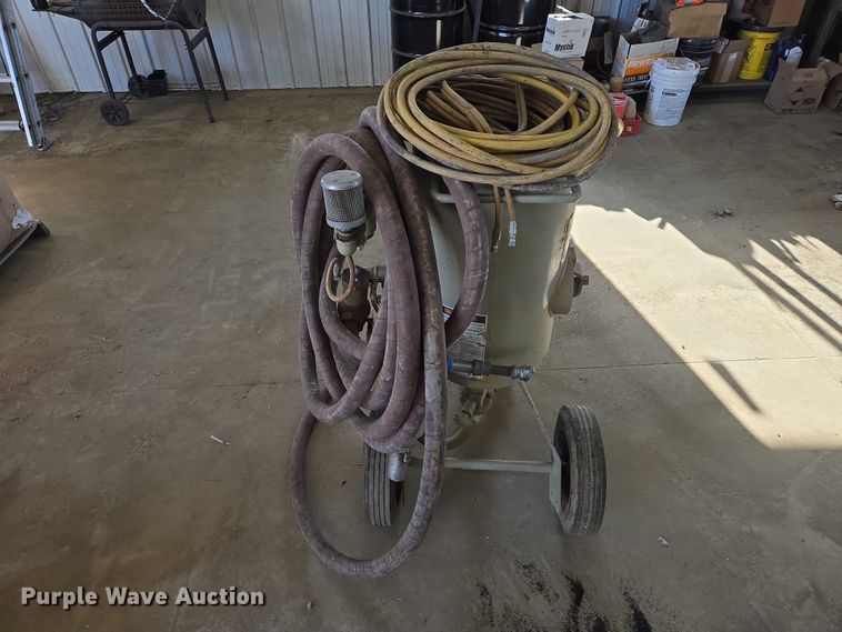 image for item EV5934 2023 Clemco 1648 sand blaster