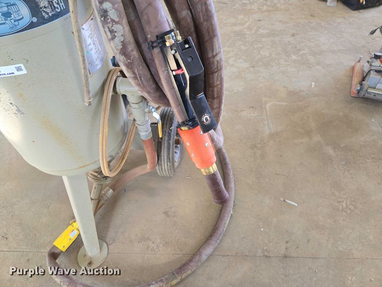image for item EV5934 2023 Clemco 1648 sand blaster