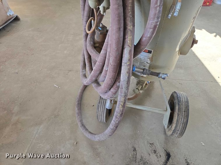 image for item EV5934 2023 Clemco 1648 sand blaster
