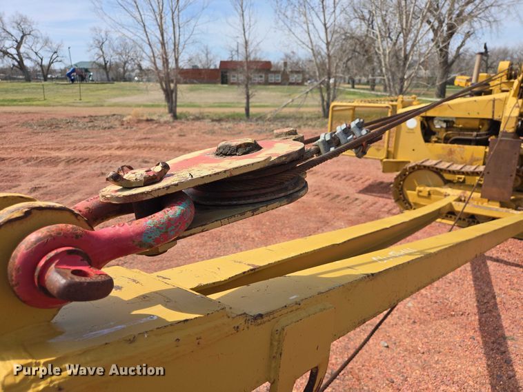 image for item EV5940 1981 Caterpillar D4E pipelayer