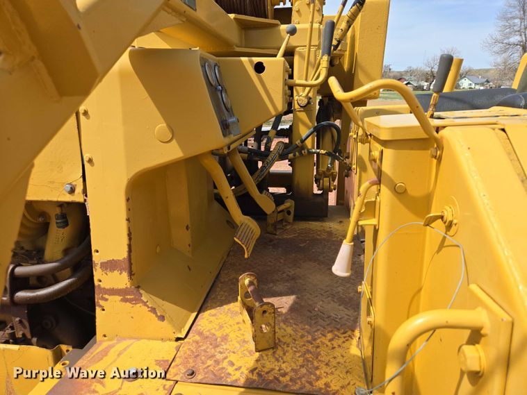 image for item EV5940 1981 Caterpillar D4E pipelayer