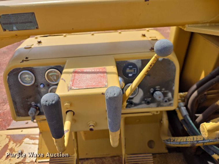 image for item EV5940 1981 Caterpillar D4E pipelayer