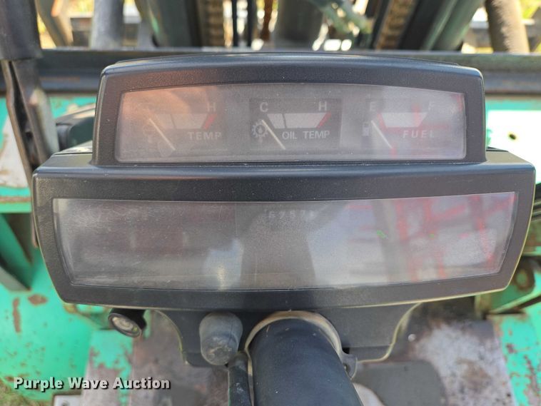 image for item EV5981 Mitsubishi FG30 forklift