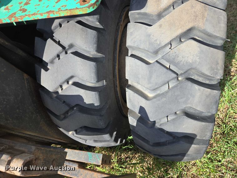 image for item EV5981 Mitsubishi FG30 forklift