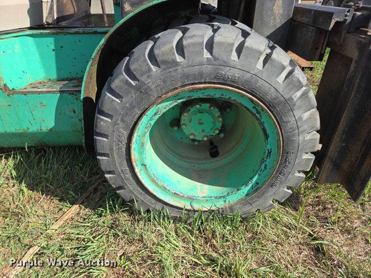 image for item EV5981 Mitsubishi FG30 forklift
