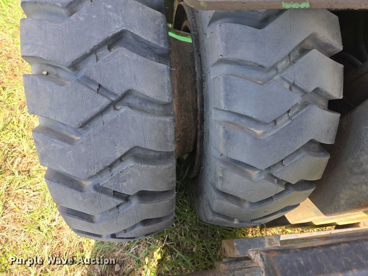 image for item EV5981 Mitsubishi FG30 forklift