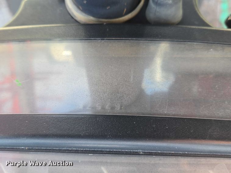 image for item EV5981 Mitsubishi FG30 forklift