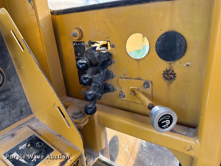 image for item EV7713 2007 Vermeer T555 commander 3 trencher