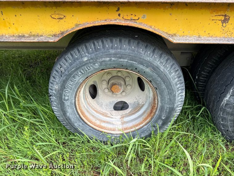 image for item EV7715 1981 Holden HGD2022 equipment trailer