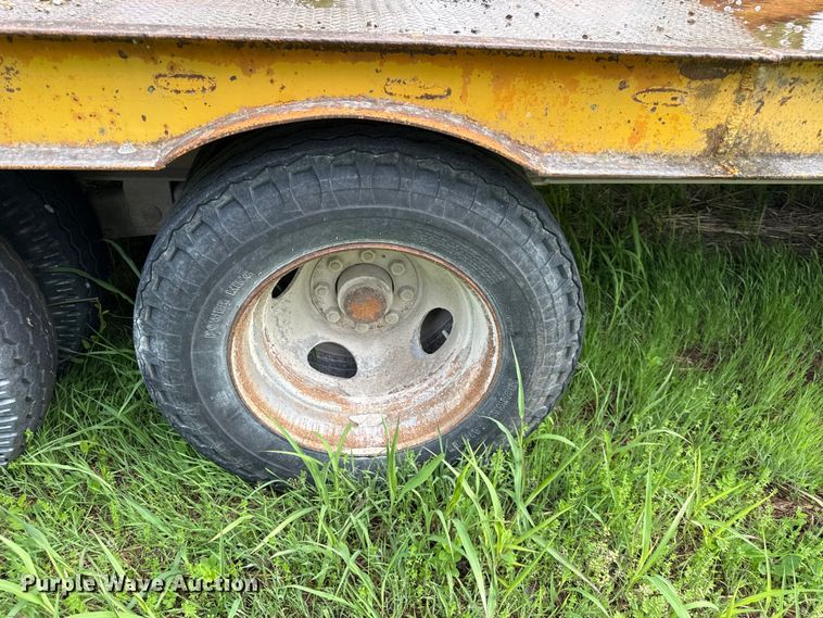 image for item EV7715 1981 Holden HGD2022 equipment trailer