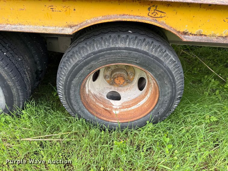 image for item EV7715 1981 Holden HGD2022 equipment trailer
