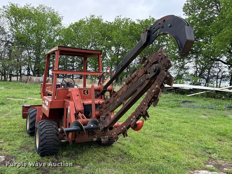 image for item EV7716 1996 Ditch Witch 5110 trencher