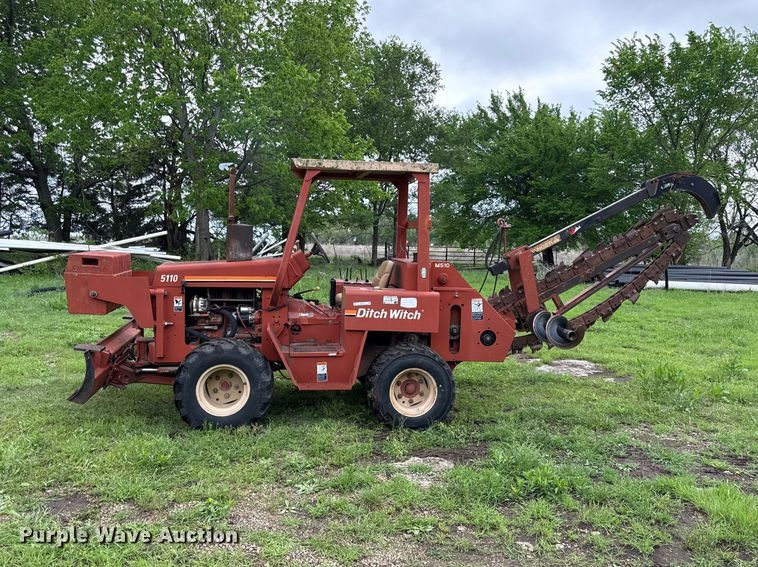 image for item EV7716 1996 Ditch Witch 5110 trencher
