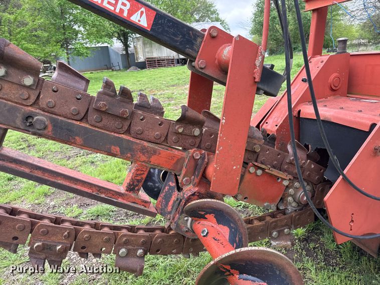 image for item EV7716 1996 Ditch Witch 5110 trencher