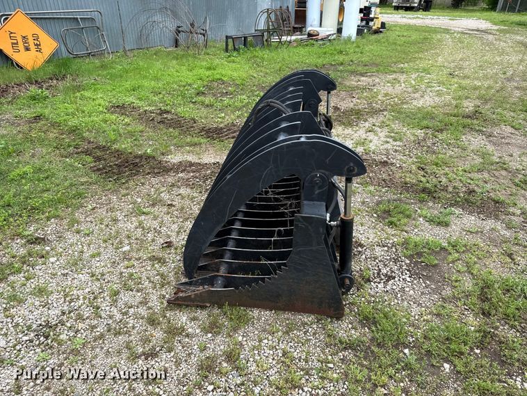 image for item EV7717 Grizzly Built skid steer grapple bucket