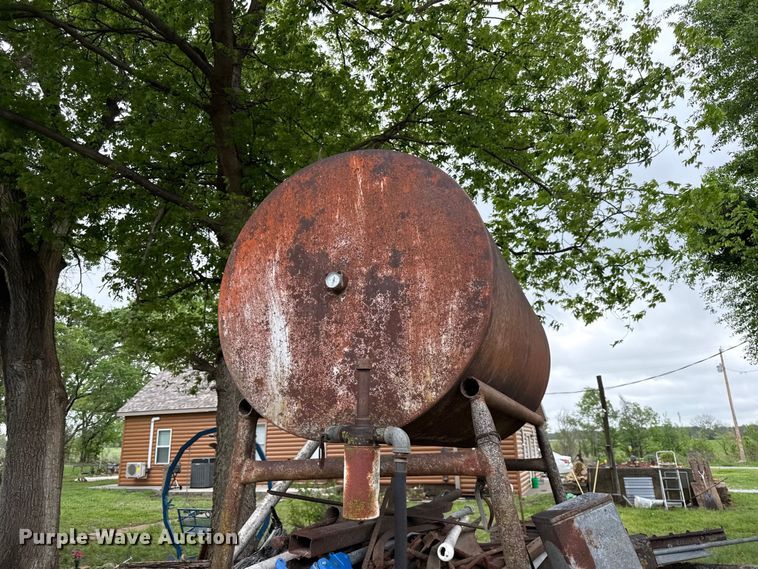 image for item EV7721 (3) fuel tanks