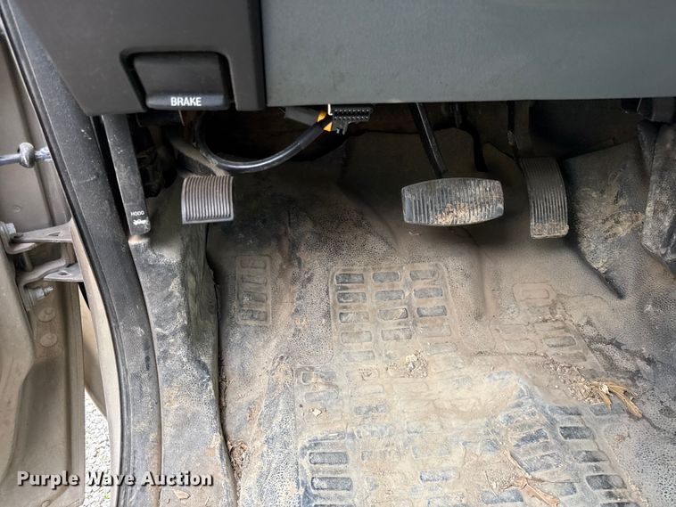 image for item EV7722 2012 Ford F250 Crew Cab utility bed pickup truck