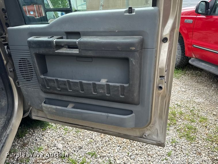 image for item EV7722 2012 Ford F250 Crew Cab utility bed pickup truck
