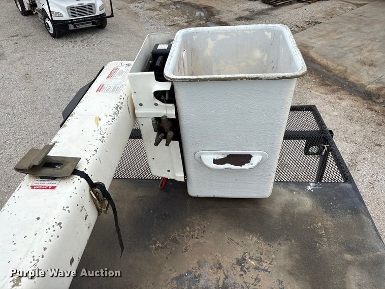 image for item EW1539 2012 Freightliner  Business Class M2 forestry bucket truck
