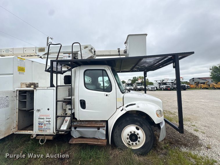 image for item EW1542 2013 Freightliner Business Class M2 forestry bucket truck