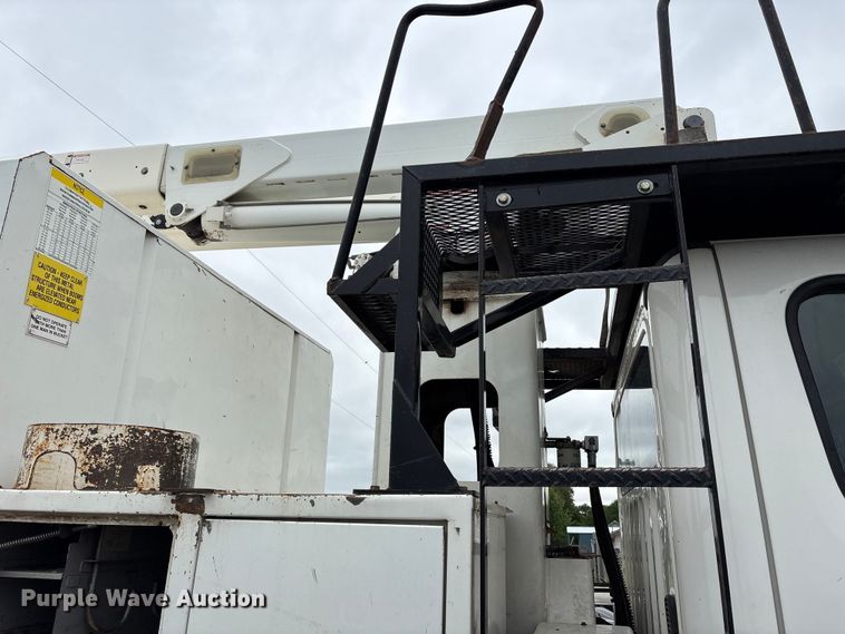 image for item EW1542 2013 Freightliner Business Class M2 forestry bucket truck