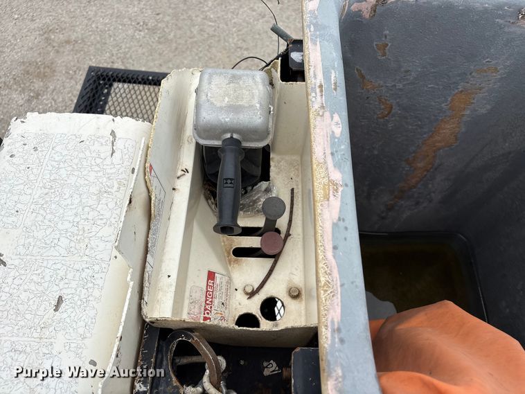 image for item EW1542 2013 Freightliner Business Class M2 forestry bucket truck