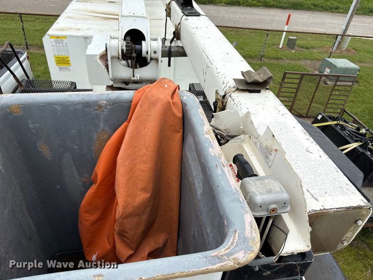 image for item EW1542 2013 Freightliner Business Class M2 forestry bucket truck