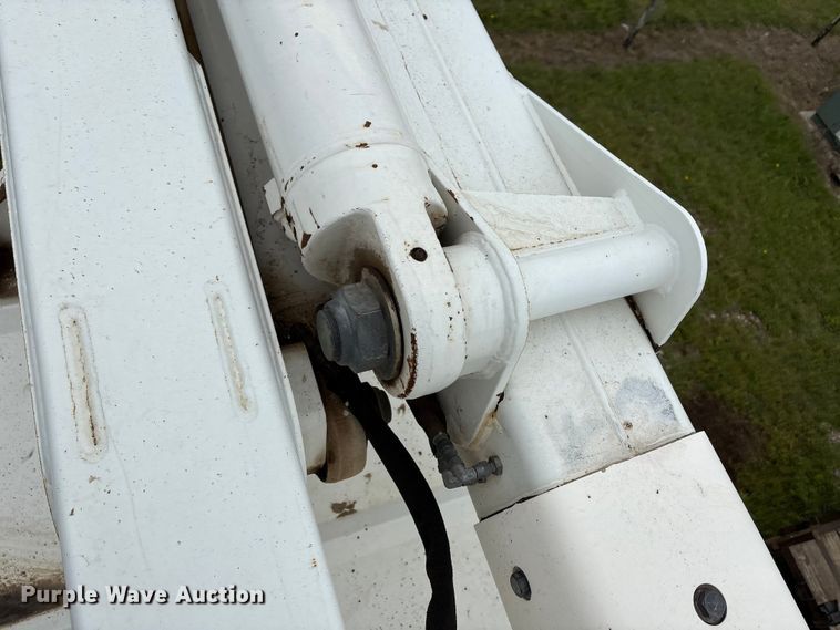 image for item EW1542 2013 Freightliner Business Class M2 forestry bucket truck