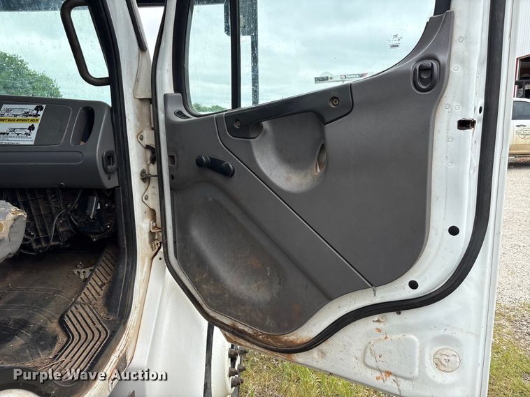 image for item EW1542 2013 Freightliner Business Class M2 forestry bucket truck