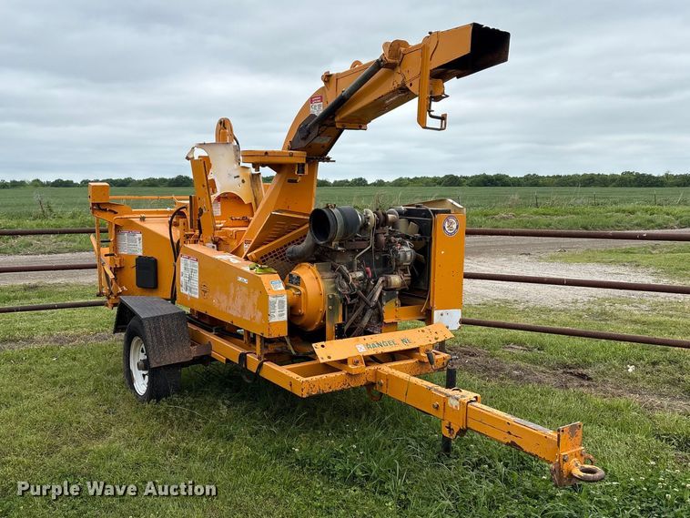 image for item EW1544 2015 Bandit Industries 990 wood chipper