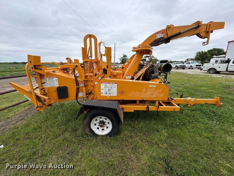 image for item EW1544 2015 Bandit Industries 990 wood chipper