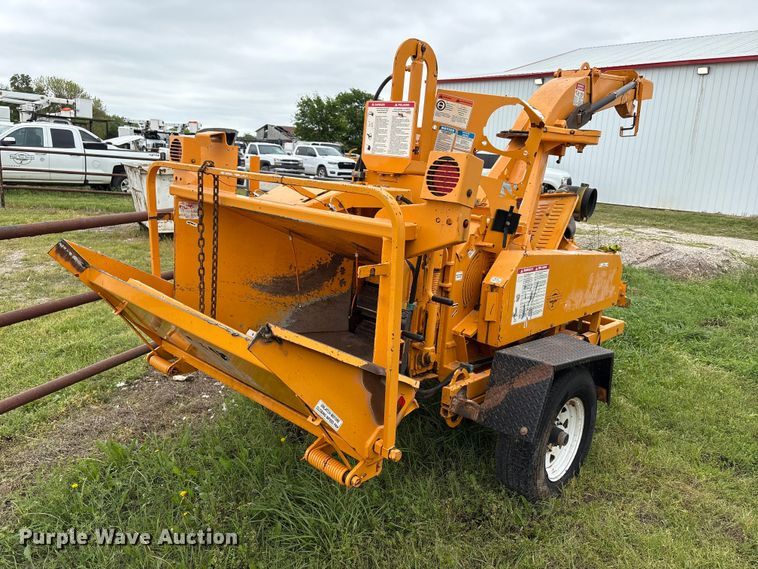 image for item EW1544 2015 Bandit Industries 990 wood chipper
