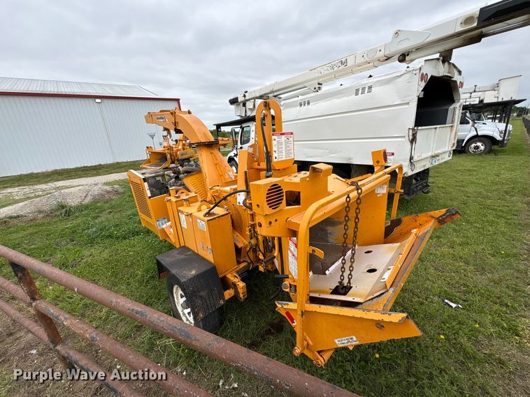 image for item EW1544 2015 Bandit Industries 990 wood chipper