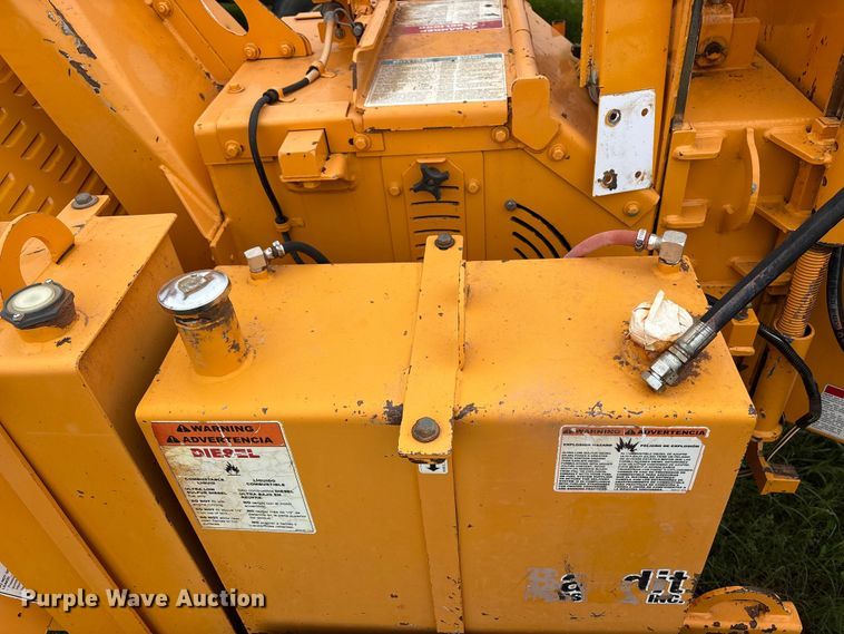 image for item EW1544 2015 Bandit Industries 990 wood chipper
