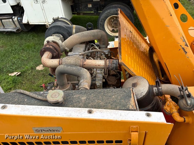 image for item EW1544 2015 Bandit Industries 990 wood chipper