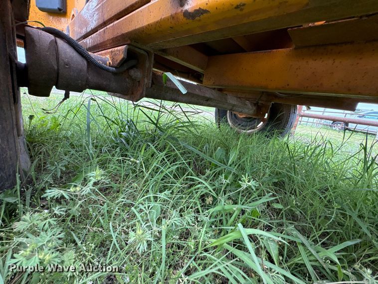 image for item EW1544 2015 Bandit Industries 990 wood chipper