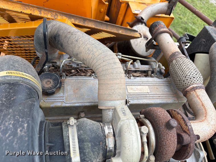 image for item EW1544 2015 Bandit Industries 990 wood chipper