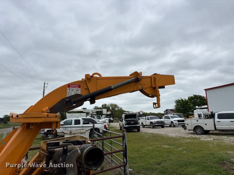 image for item EW1544 2015 Bandit Industries 990 wood chipper